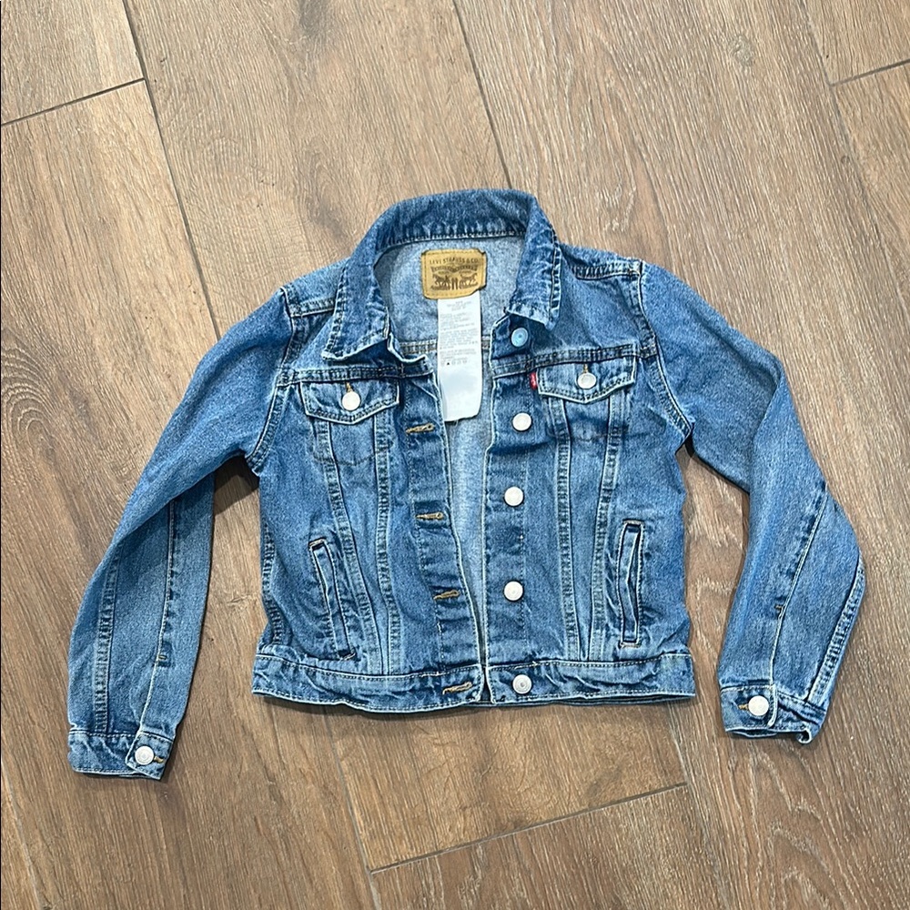 Levi's Kids Blue Denim Jacket. Size M. Color blue.